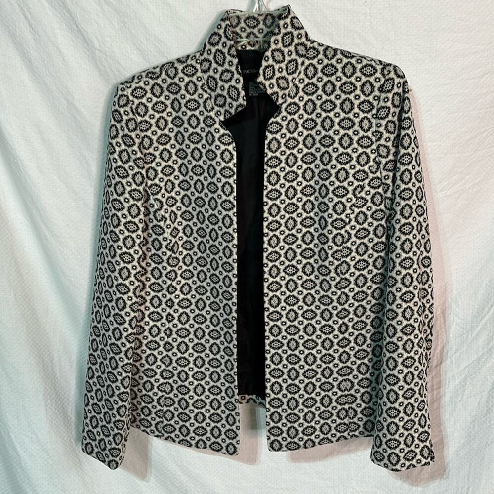 Focus 2000 black white metallic 8 repeating pattern jacket lined euc